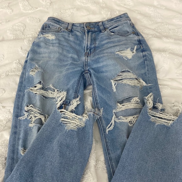 Mom Jeans - Picture 1 of 3